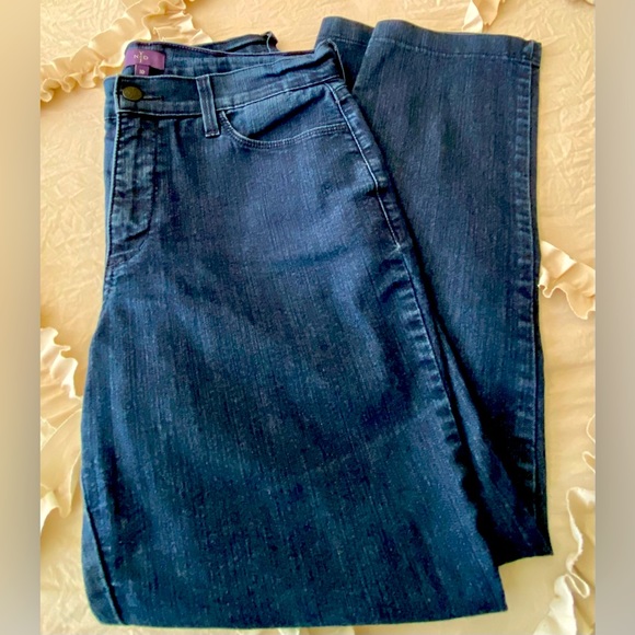 NYDJ jeans size 10 short. Bootcut - Picture 3 of 4
